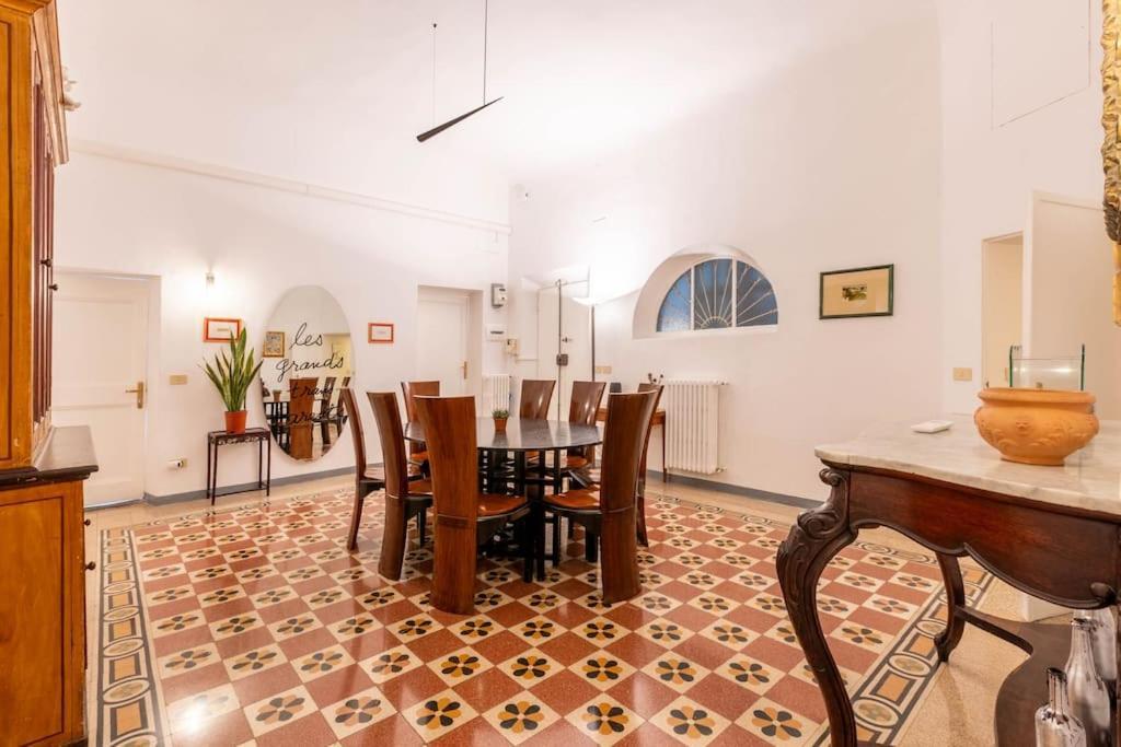 Academia Of Davide Spacious Apartment Florencia Exterior foto