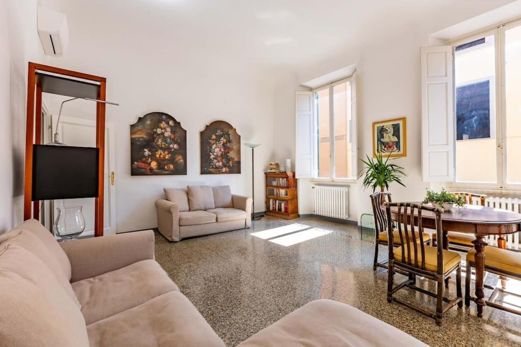 Academia Of Davide Spacious Apartment Florencia Exterior foto